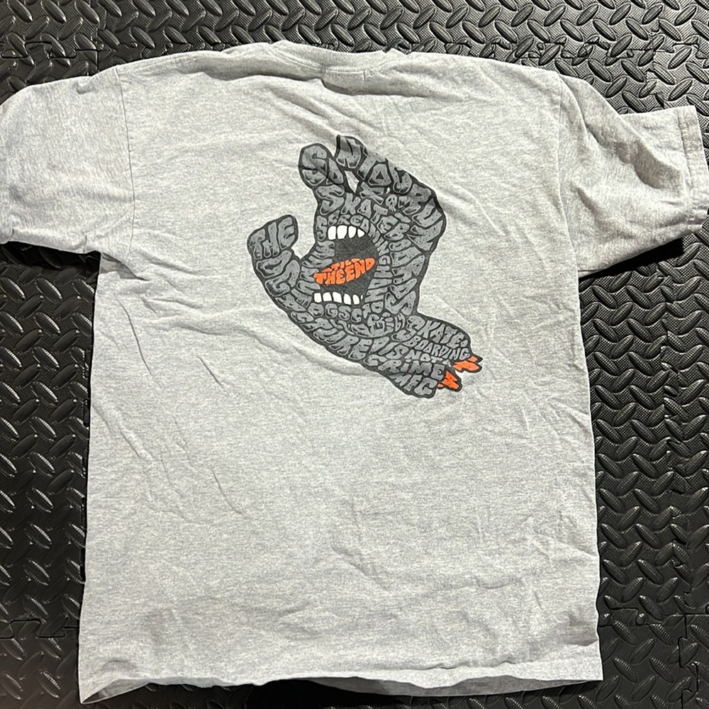 Santa cruz size medium skateboarding t shirt